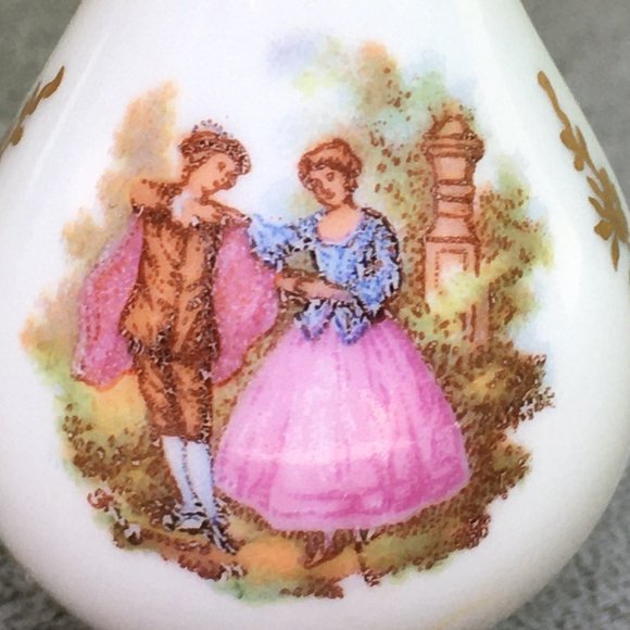 VINTAGE FRAGONARD LIMOGES COURTING COUPLE PILL BOX AND A MINIATURE VASE - Picture 9 of 13